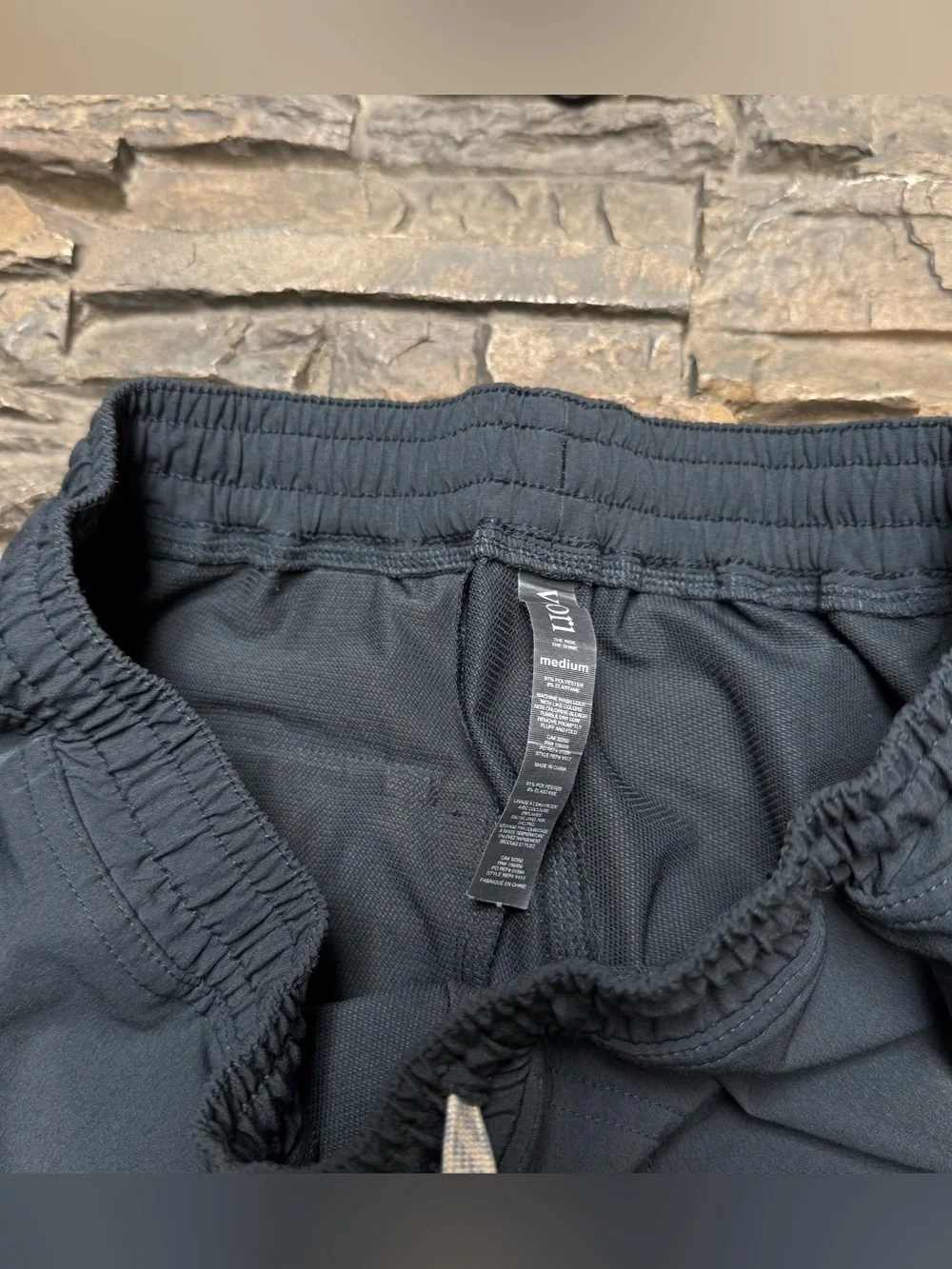 Vuori Transit Technical Joggers Pants Men Medium Elastic Waist V417 31” Inseam - Picture 3 of 10